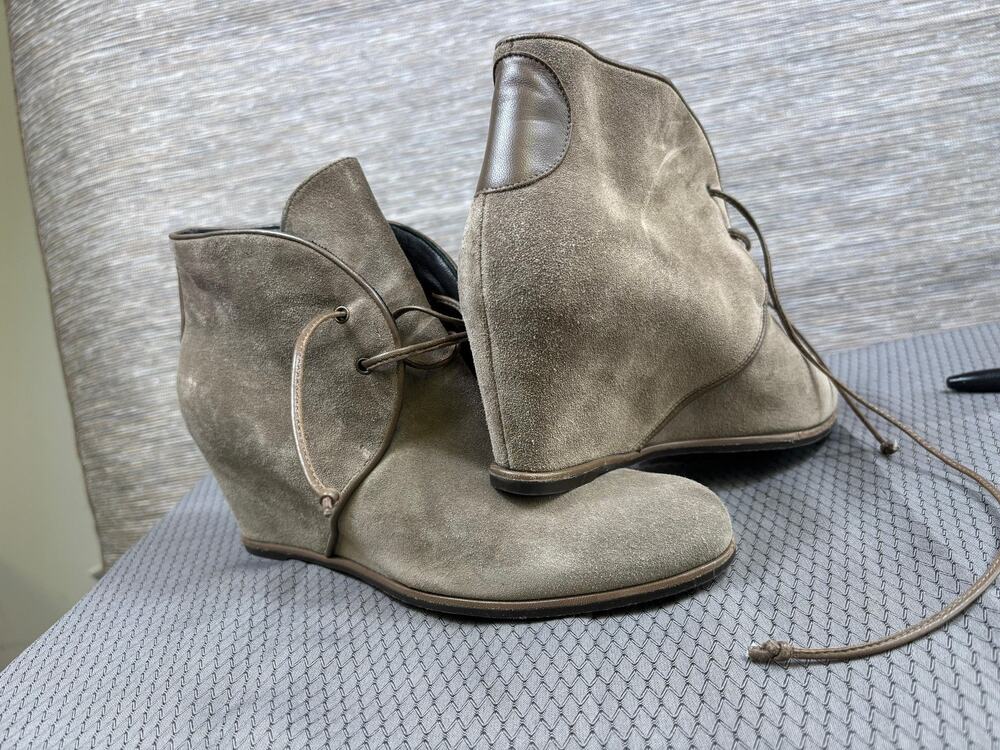 Stuart Weitzman Boots Womens Size 10.5M Brown Suede Wedge Ankle Booties Lace Up